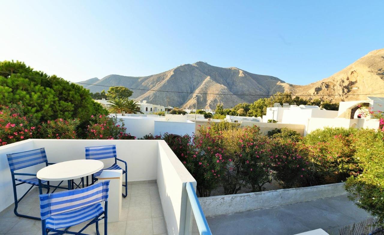 Located By The Sea One Beachfront Private Captain Lazaros Pool Villa With Loft In 750Sqm Spacious Private Plot-Jacuzzi-Sunrelax-Furnished Terace-Gazebo-Private Parking,Sleep 3 Adults And 2 Children, Just Steps From The Black Beach-Seaview Perissa  Exterior foto